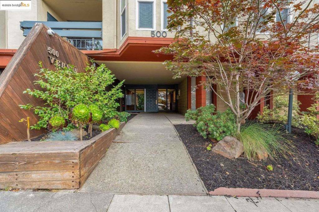 Oakland, CA 94610,500 Vernon ST #APT 305