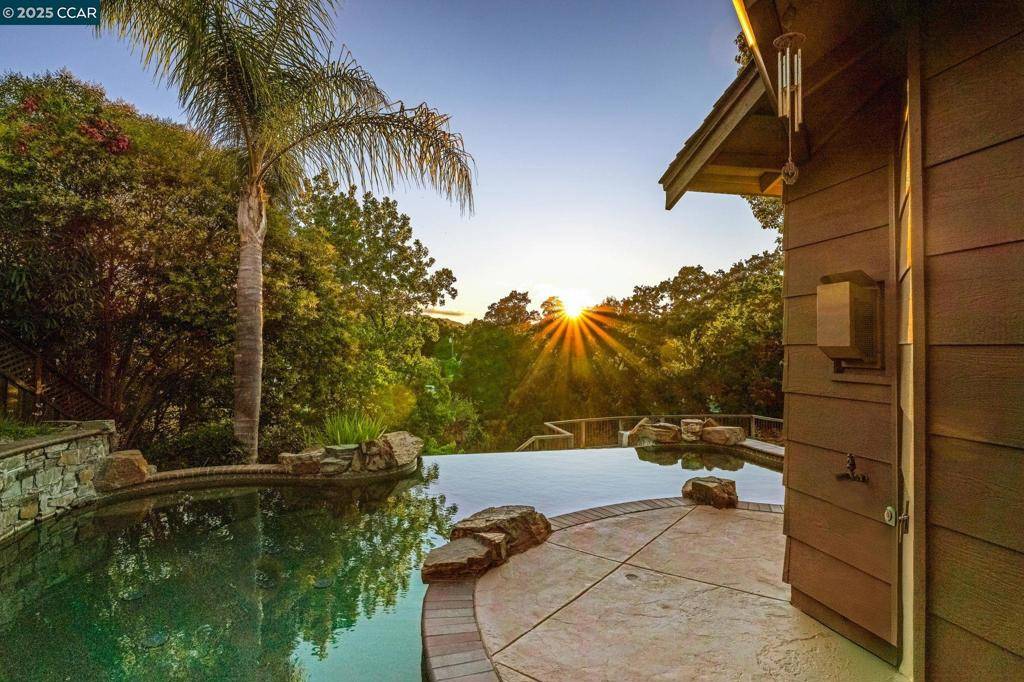 Danville, CA 94526,34 Willowview Ct
