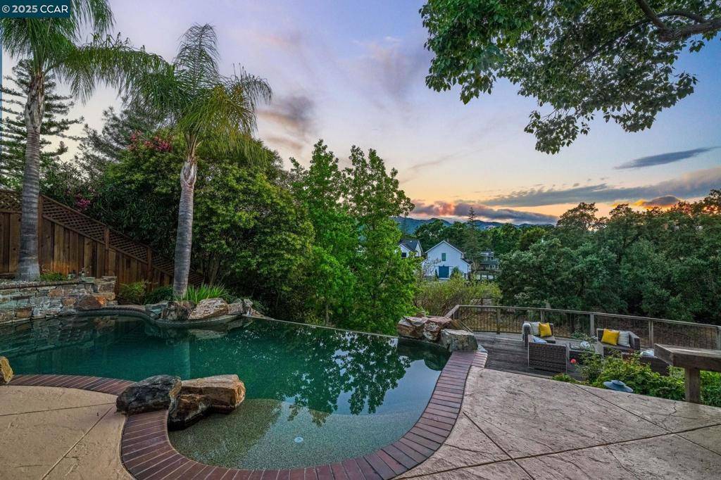 Danville, CA 94526,34 Willowview Ct