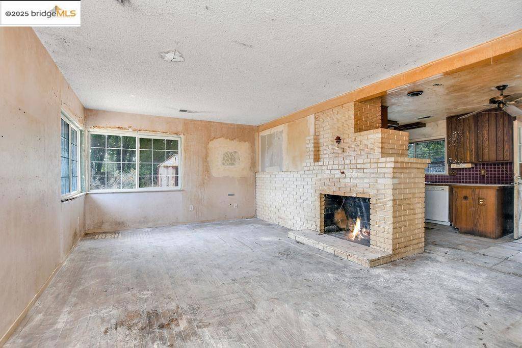 Martinez, CA 94553,3102 Pine St