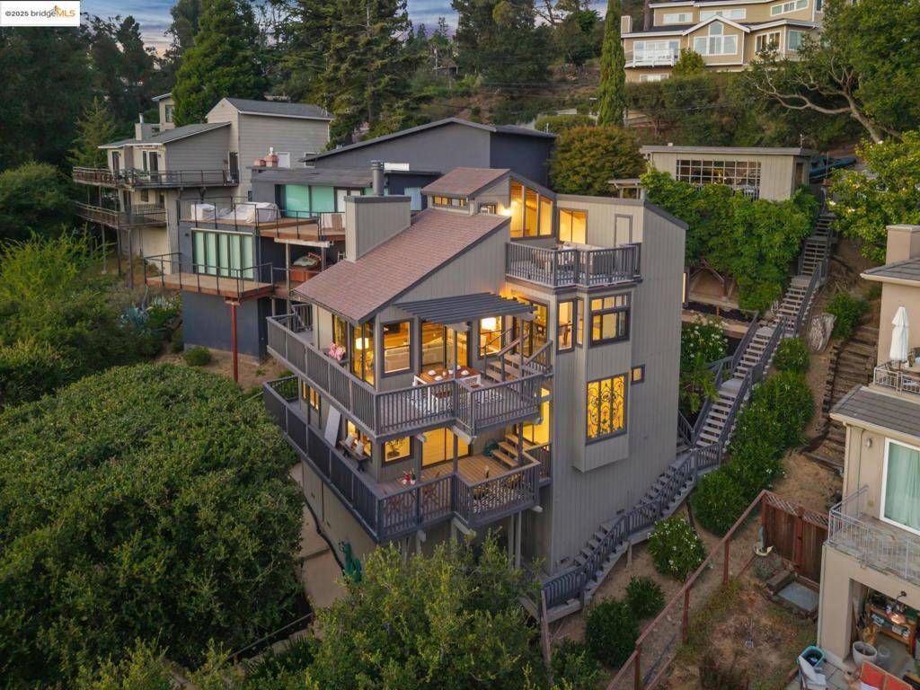 Oakland, CA 94611,6799 Armour Drive