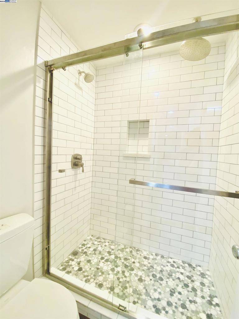 Oakland, CA 94610,85 Vernon St #103