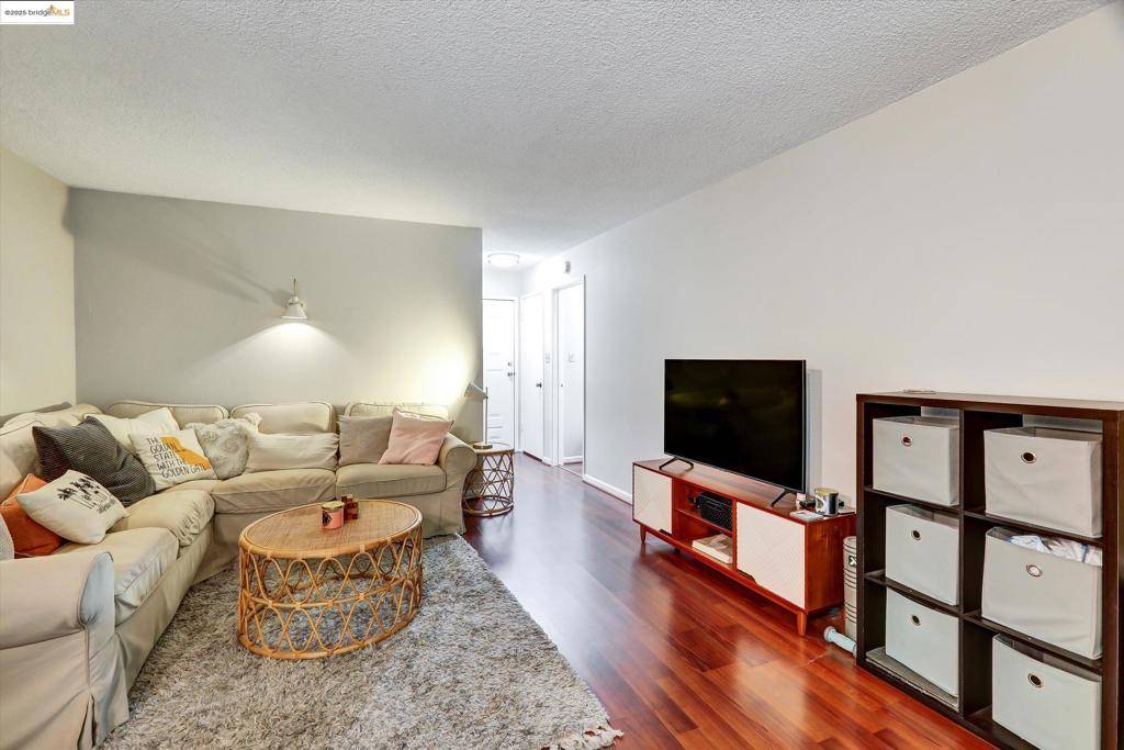 Berkeley, CA 94704,2 Panoramic Way #201