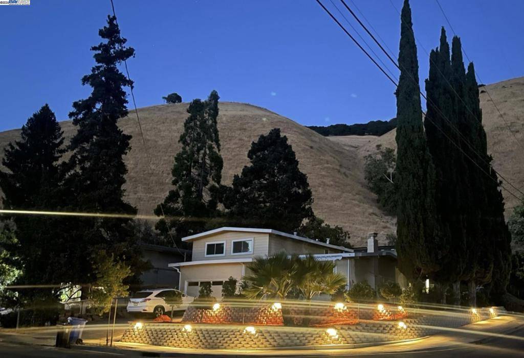 Fremont, CA 94536,38526 Canyon Heights Drive