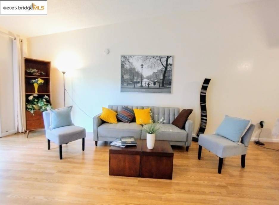 Emeryville, CA 94608,4240 Adeline St
