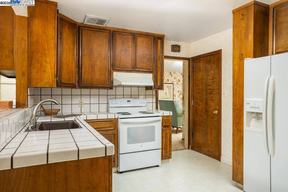 San Lorenzo, CA 94580,187 Via Malaga