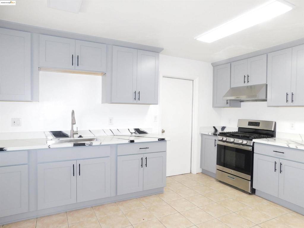 San Leandro, CA 94578,3411 Del Monte Way