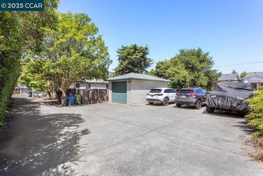 Castro Valley, CA 94546,19358 Lake Chabot Rd