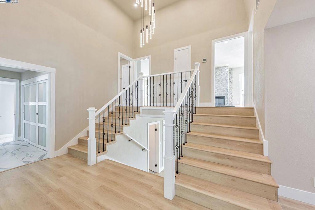 San Jose, CA 95127,10745 Ridgeview Way