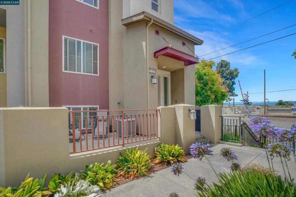 San Pablo, CA 94806,2725 Holly St