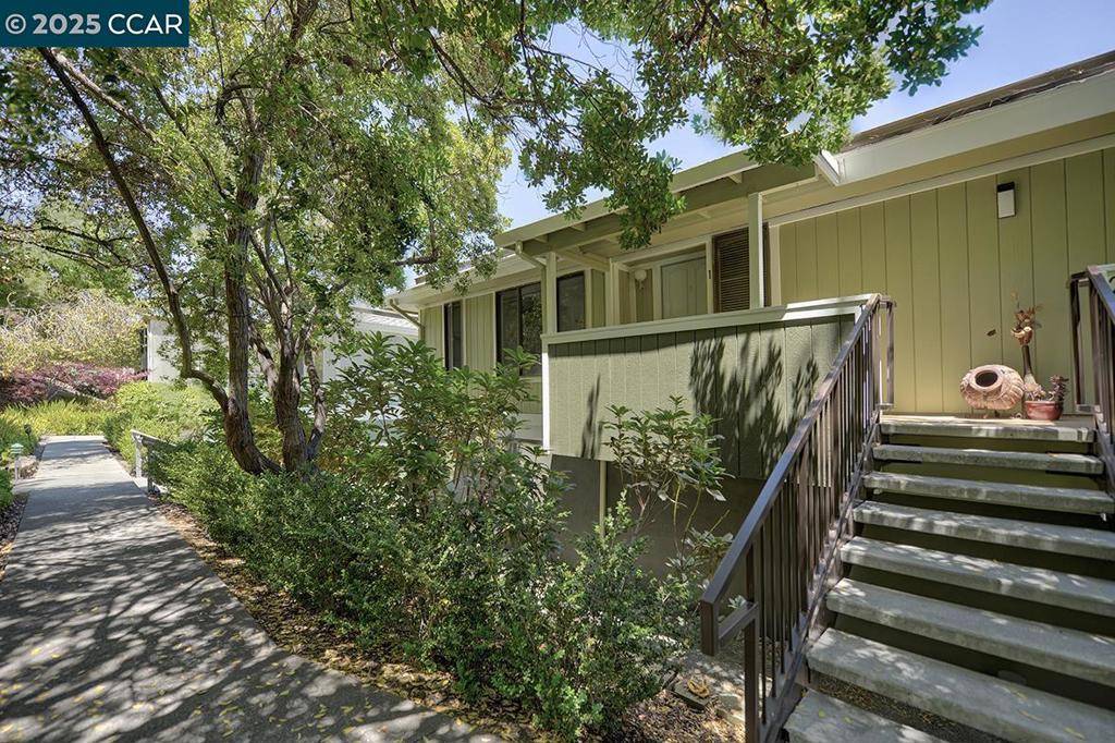 Walnut Creek, CA 94595,1333 Singingwood Ct #1