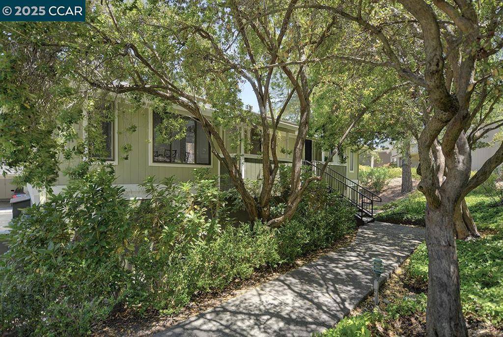 Walnut Creek, CA 94595,1333 Singingwood Ct #1