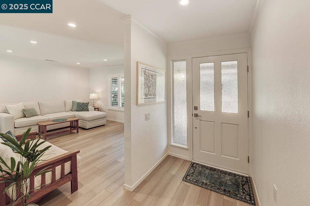 Walnut Creek, CA 94595,3128 Tice Creek Dr #4