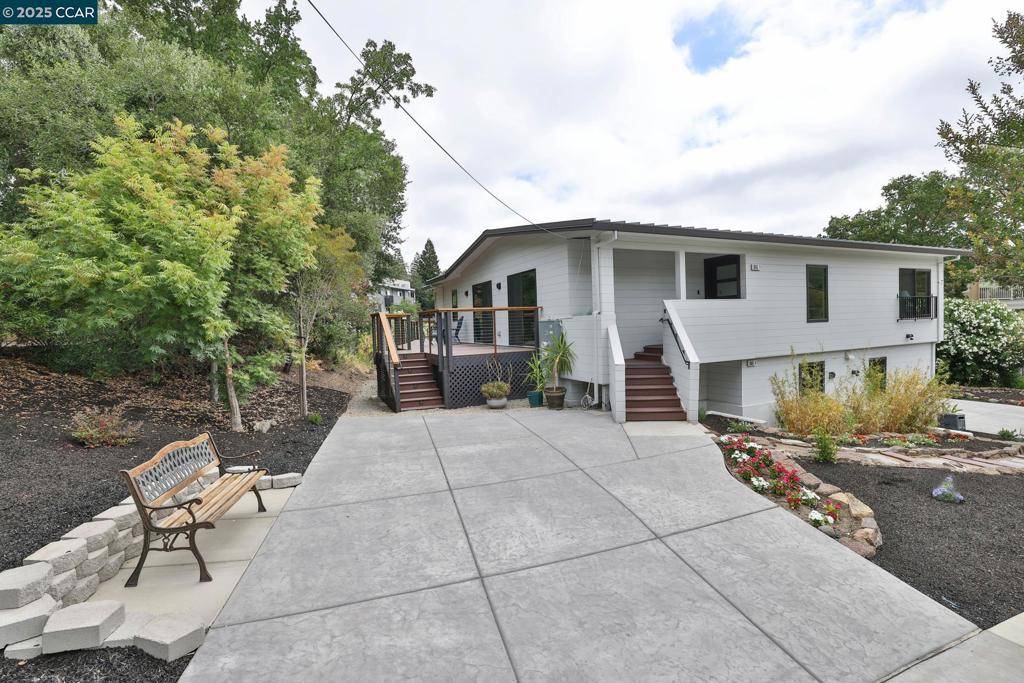 Lafayette, CA 94549,946 Risa Road