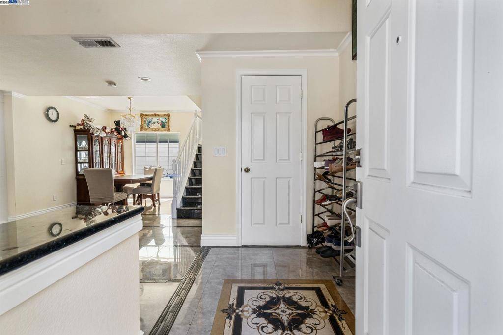 Fremont, CA 94555,33228 Jamie Cir