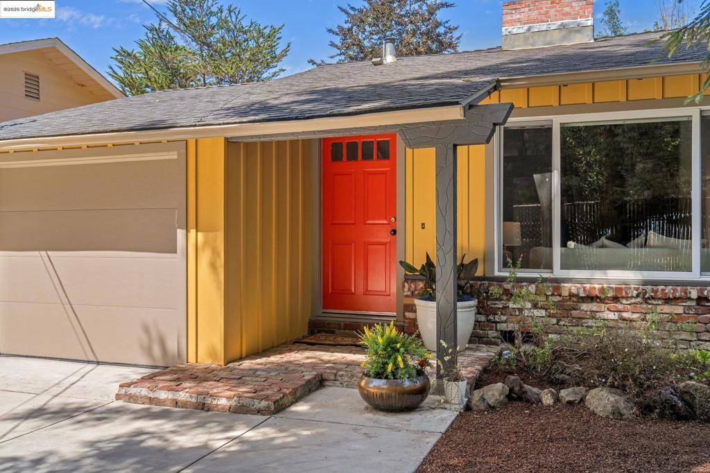Oakland, CA 94611,196 Glenwood Glade