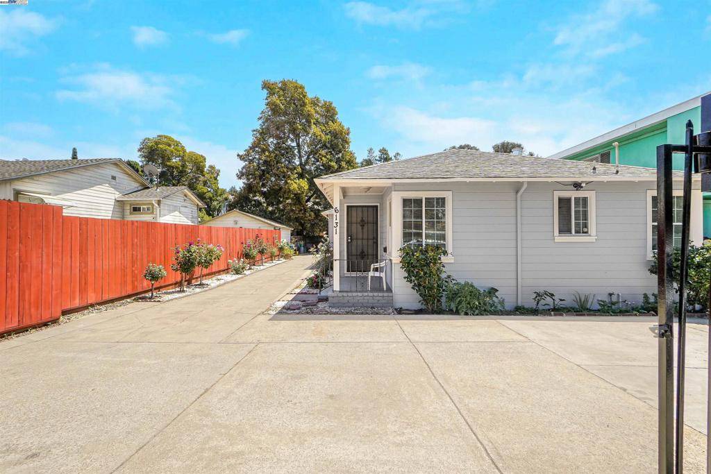 Oakland, CA 94605,6133 Seminary Ave