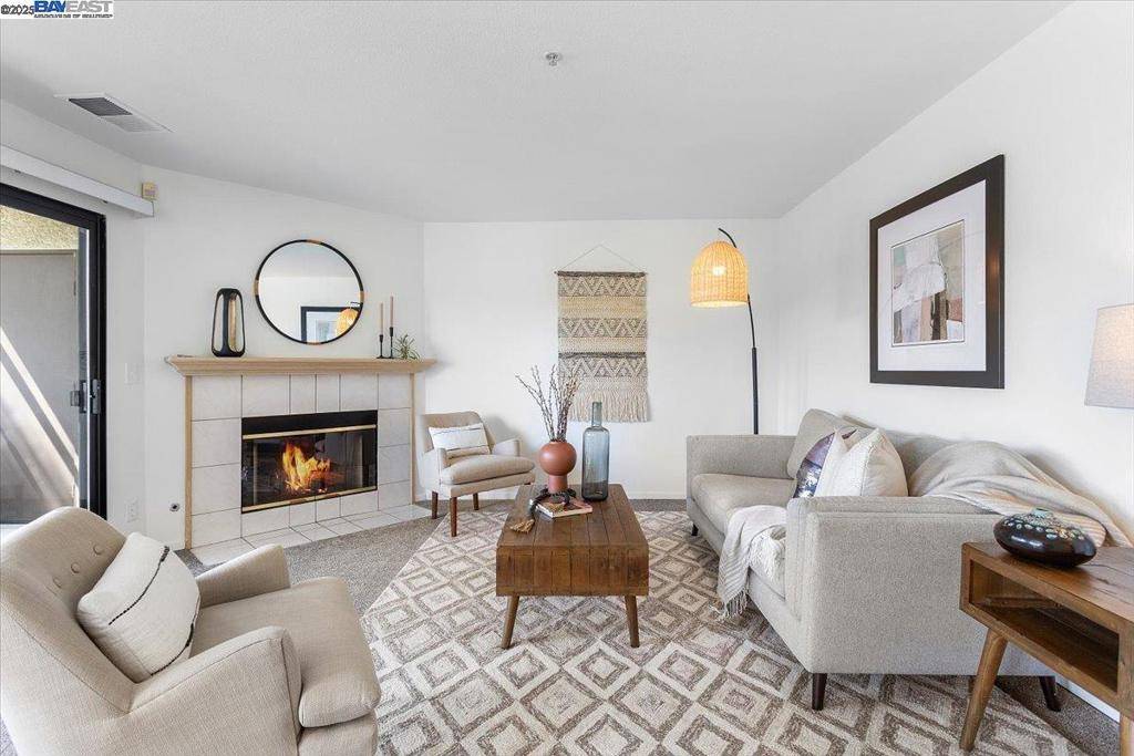Hayward, CA 94546,21103 Gary Dr #303