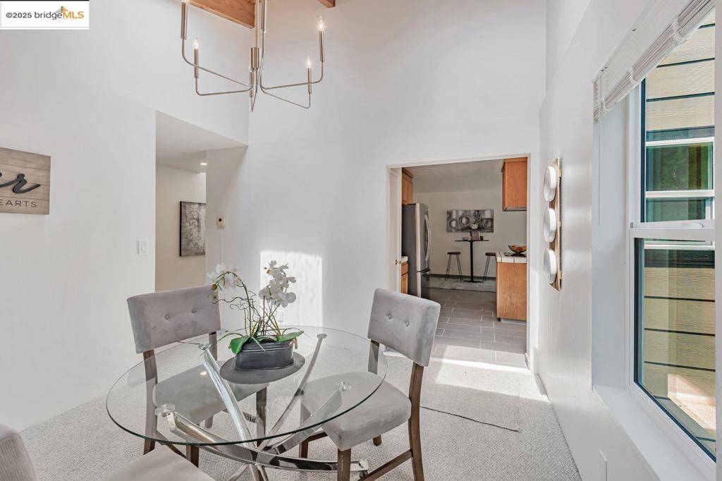 Oakland, CA 94611,6659 Exeter Dr