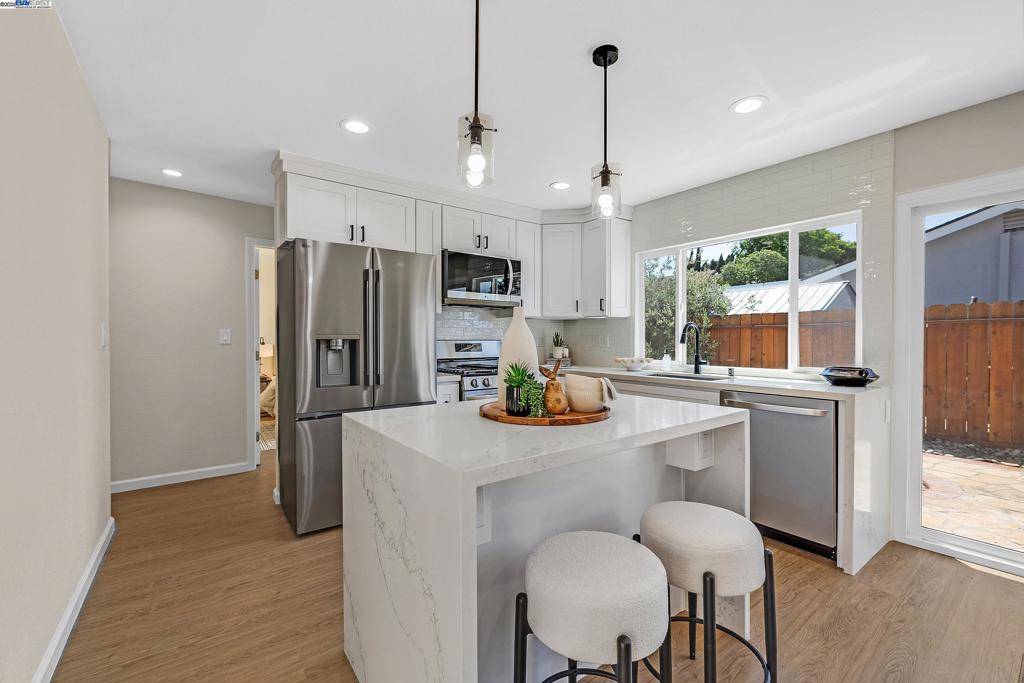 Livermore, CA 94551,693 Mayten Dr
