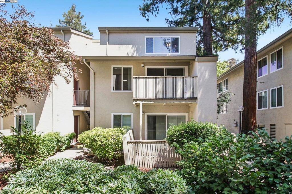 Walnut Creek, CA 94597,2716 Oak Rd #117