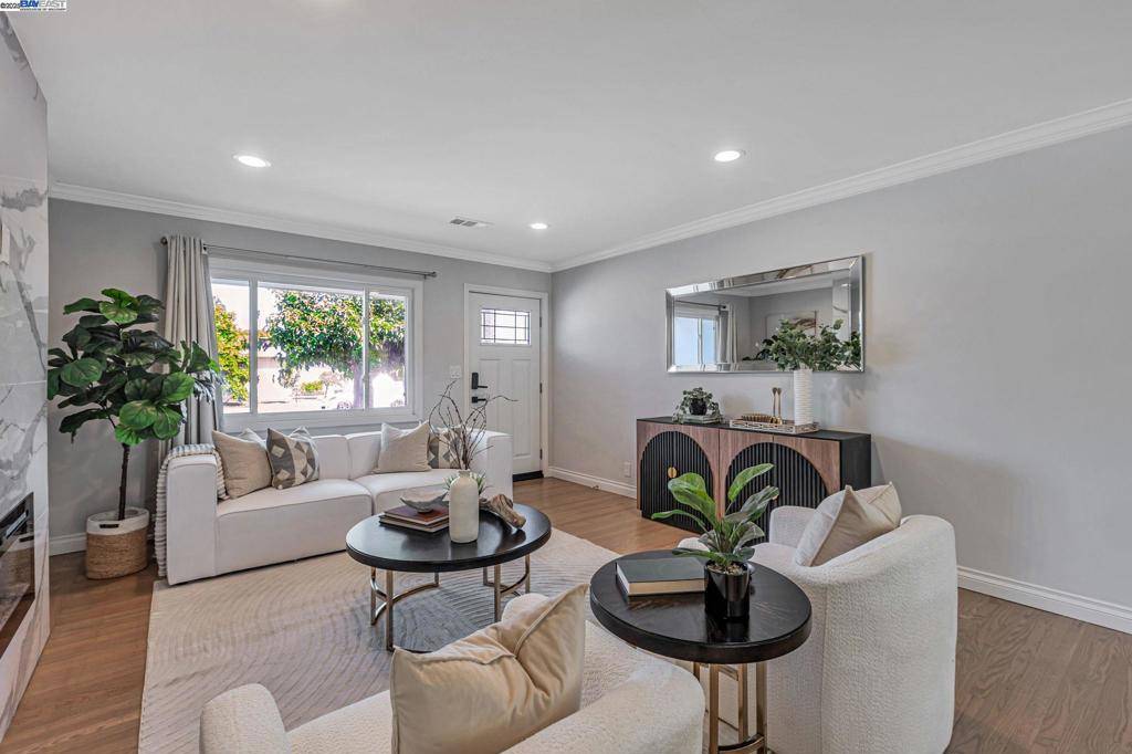 Sunnyvale, CA 94085,581 Kirk Ave