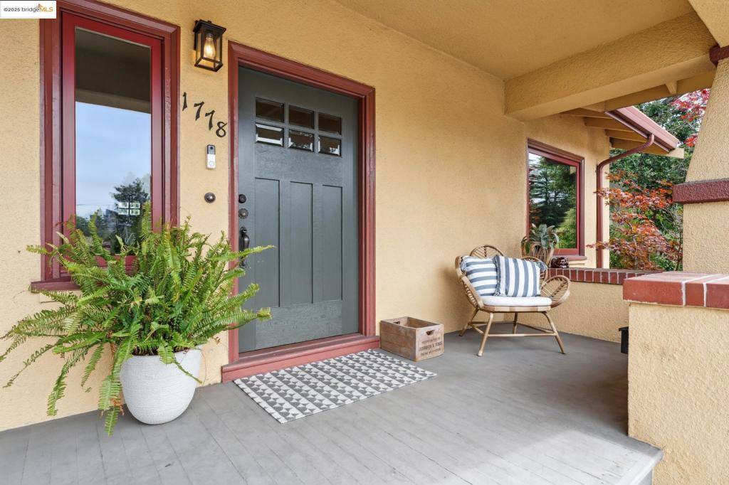 Oakland, CA 94611,1778 Pleasant Valley Ave