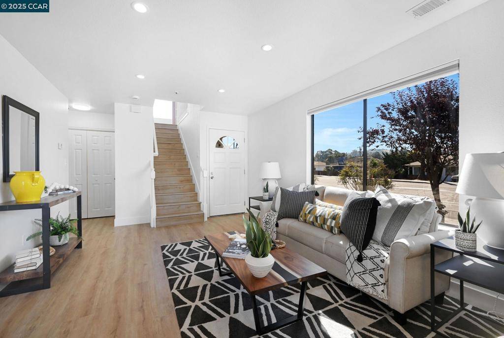 Hayward, CA 94546,22095 Betlen Way