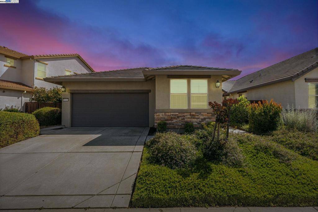Sacramento, CA 95829,9315 Wild Lilac Cir