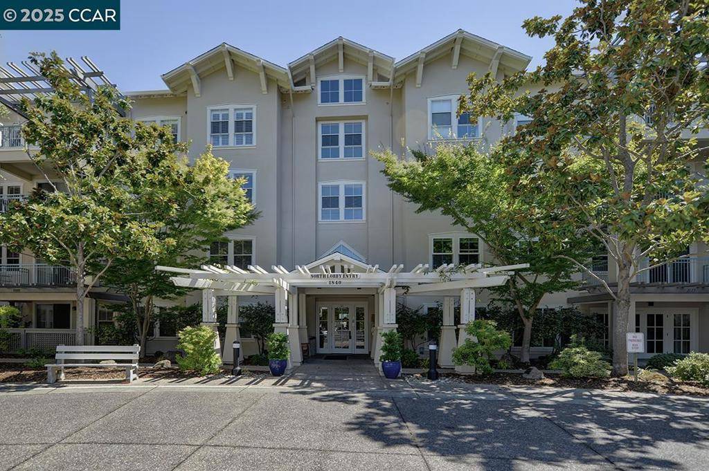 Walnut Creek, CA 94595,1840 Tice Creek Dr #2206