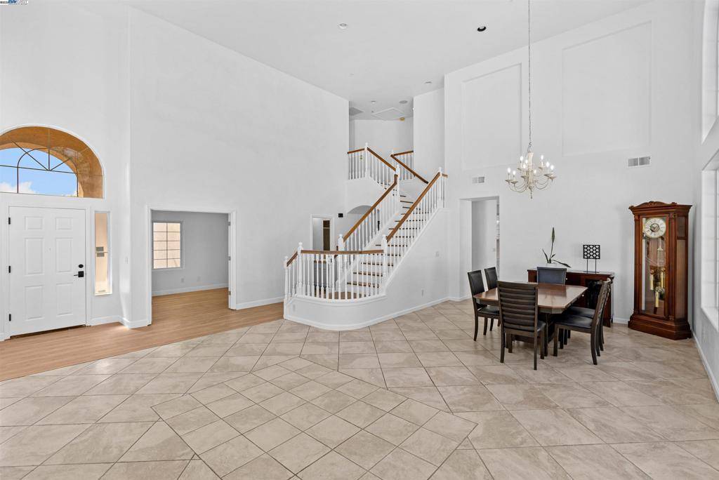 Union City, CA 94587,32459 Pacific Grove Way