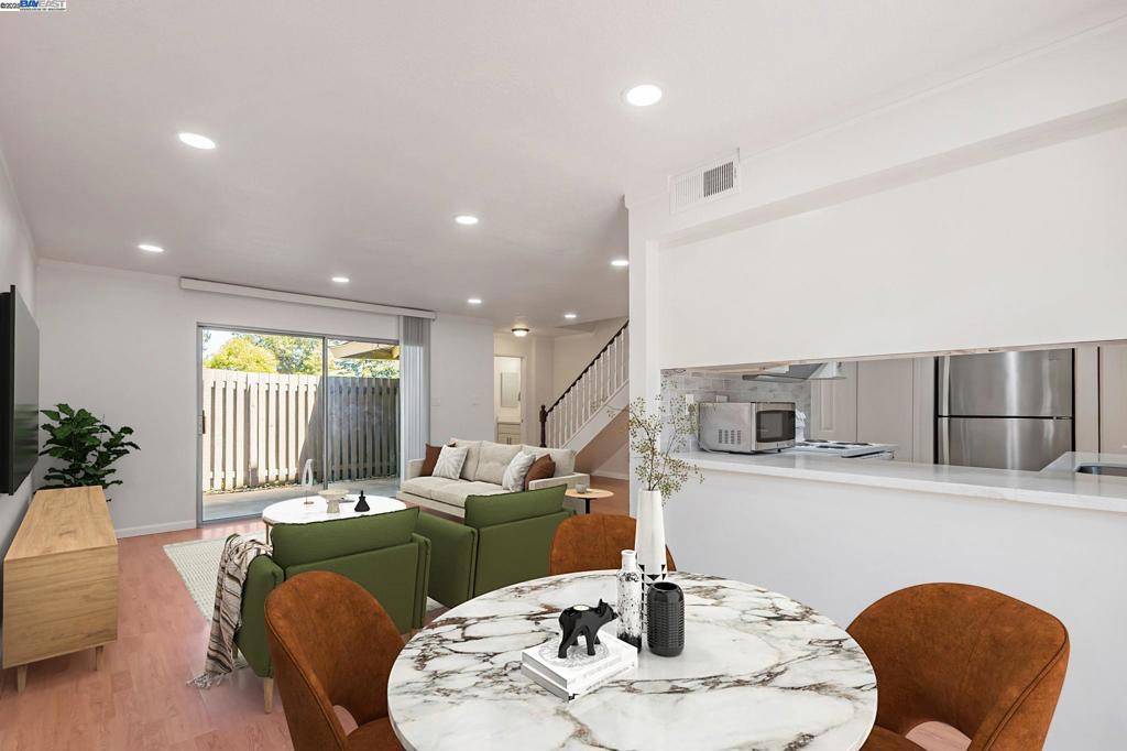 Cupertino, CA 95014,21091 Red Fir Ct