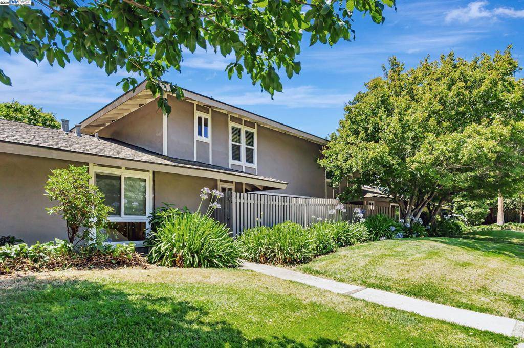 Cupertino, CA 95014,21091 Red Fir Ct