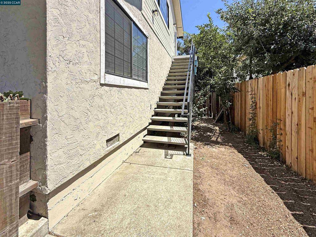Sonoma, CA 95476-6405,585 Studley St #4