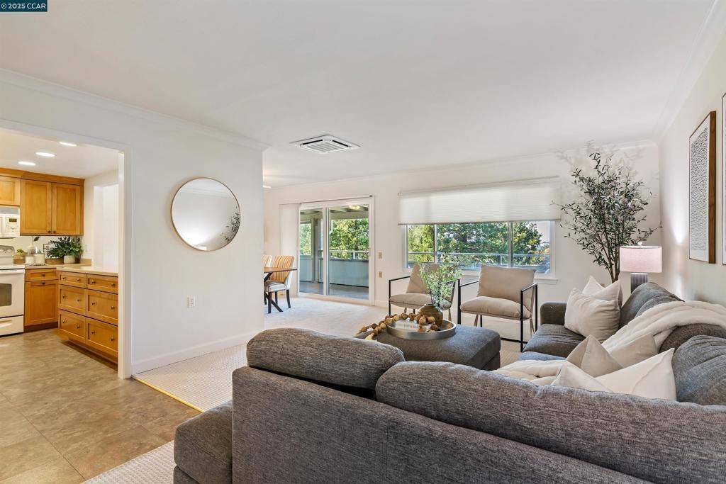 Walnut Creek, CA 94595,3168 Tice Creek Dr #1