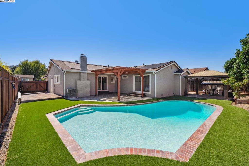 Pleasanton, CA 94588,4661 Holland Dr