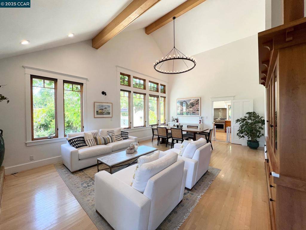 Orinda, CA 94563,53 Knickerbocker Ln
