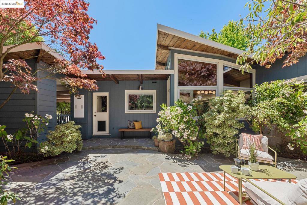 Kensington, CA 94707,39 Norwood Ave