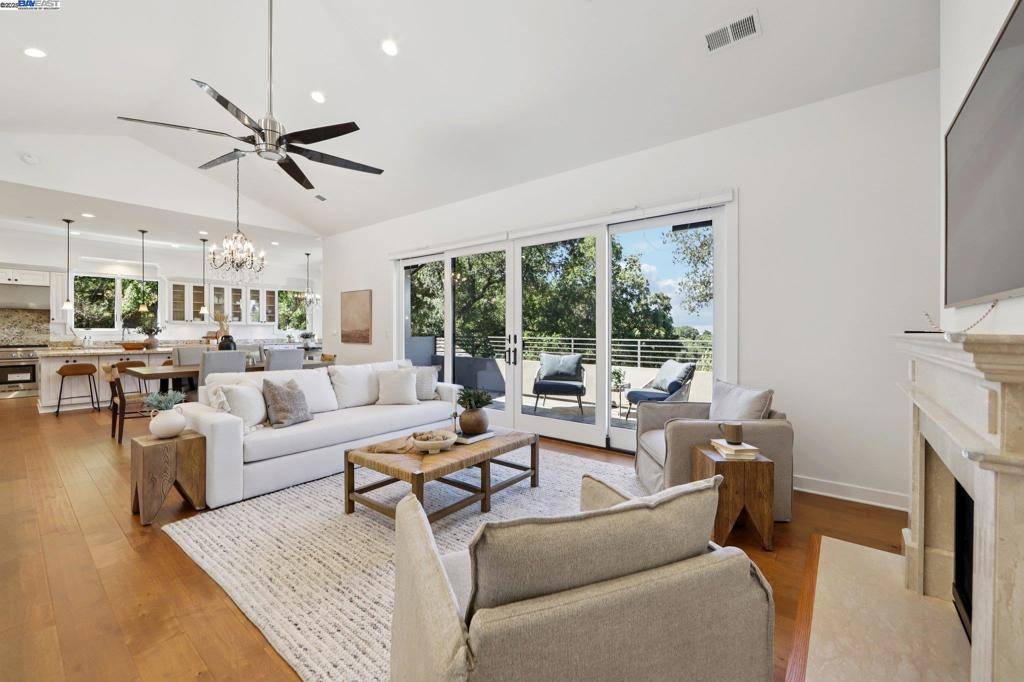 Orinda, CA 94563,28 Vista Del Orinda