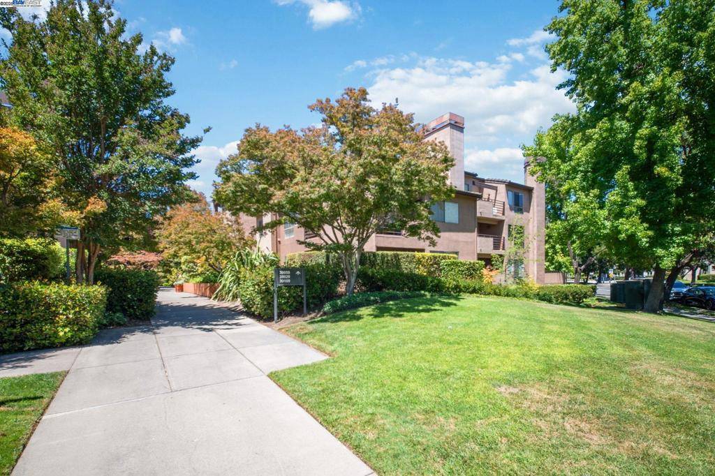 Fremont, CA 94538,39059 Guardino Dr #103