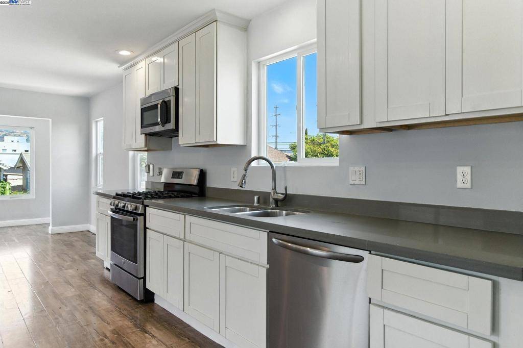 Oakland, CA 94621,5821 E 17th Street