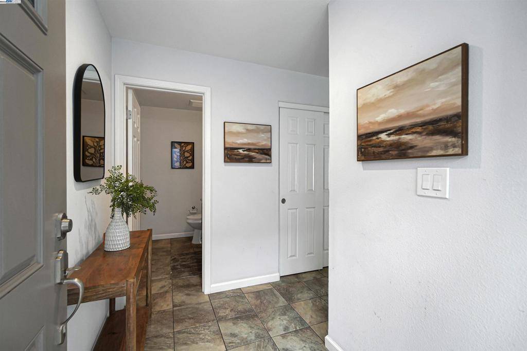 Pleasanton, CA 94588,7550 Stonedale Dr