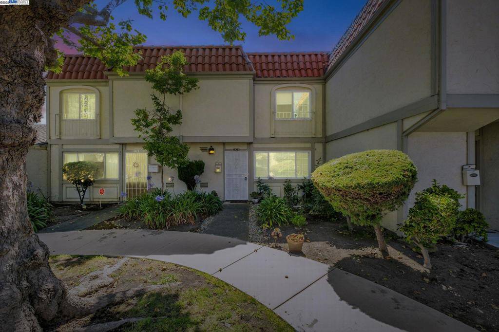 San Leandro, CA 94577,2474 Fairway Dr