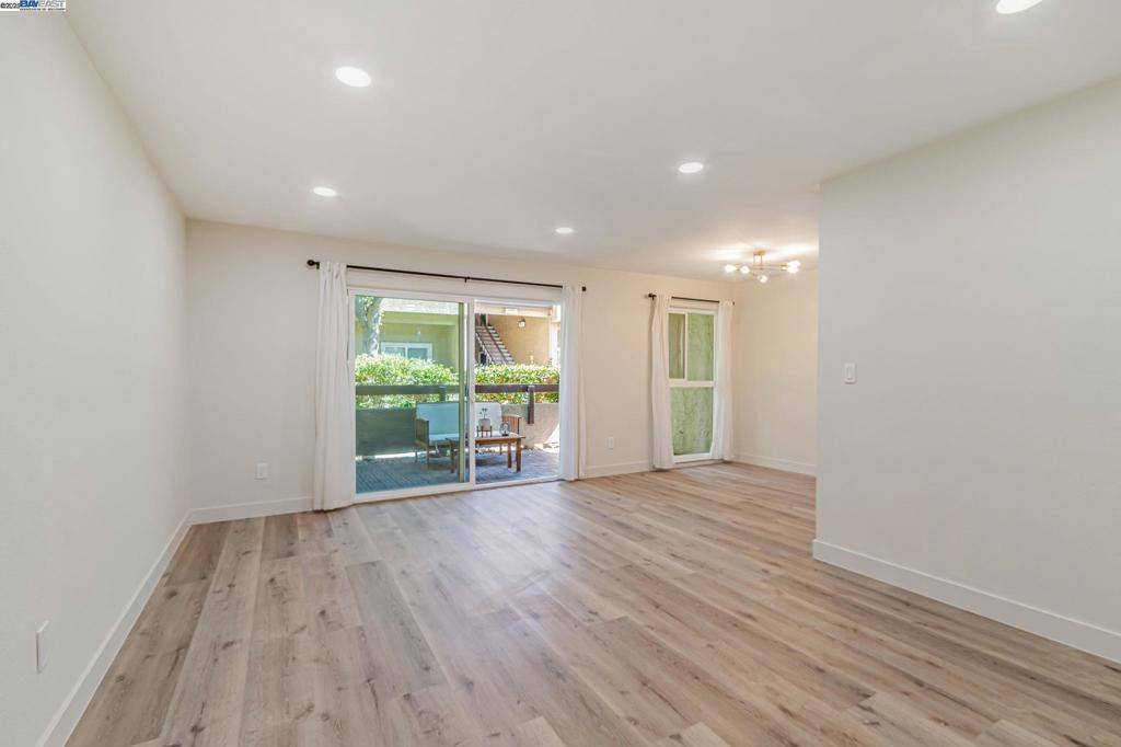 San Jose, CA 95123,291 Tradewinds Dr #7
