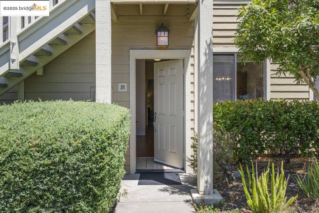 Richmond, CA 94804,31 Lakeshore Court
