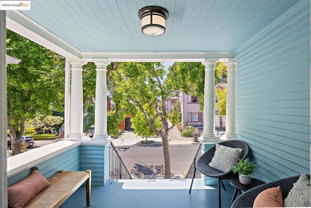 Oakland, CA 94618,428 Cavour St
