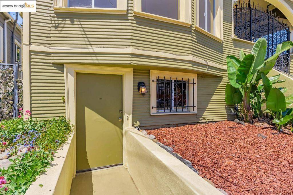 Oakland, CA 94608,806 54Th St