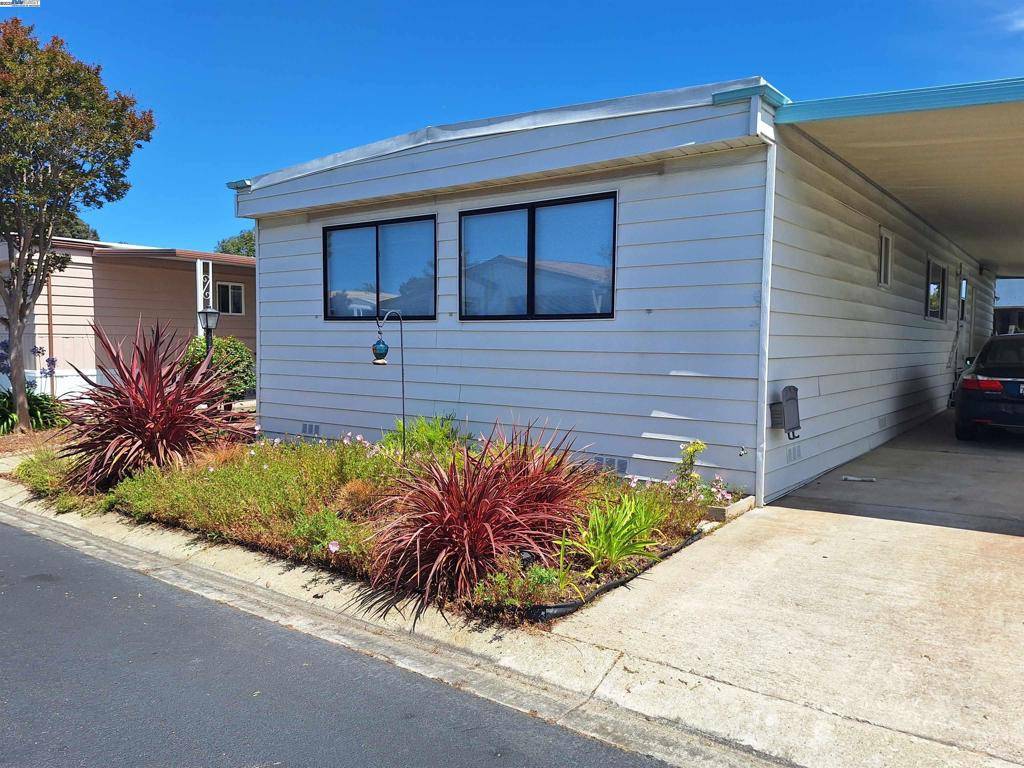 San Leandro, CA 94579,105 Santa Teresa