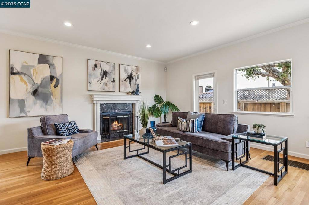 Oakland, CA 94602,2413 Potomac St