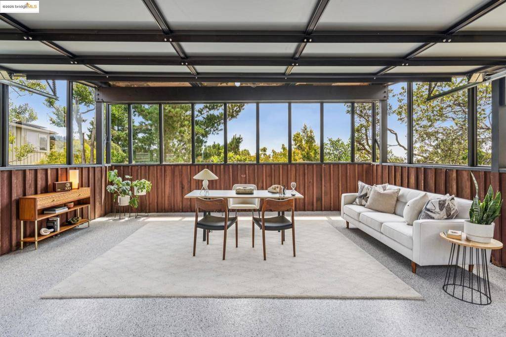 Berkeley, CA 94707,1910 Yosemite Rd